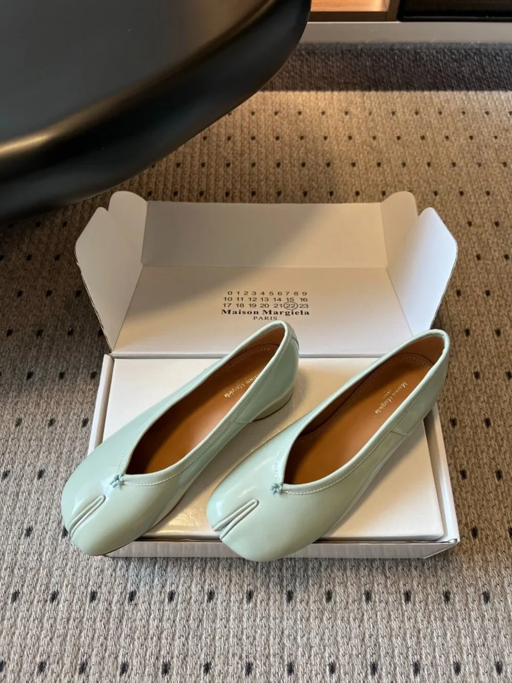 Maison Martin Margiela Tabi Ballet Flats in Mint Green Patent